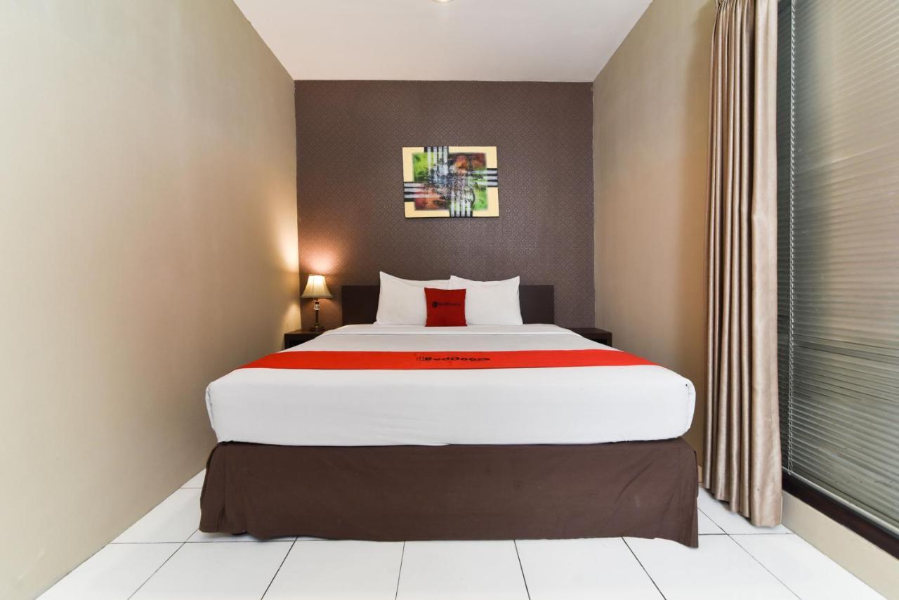 Reddoorz Plus @ Raya Legian Экстерьер фото