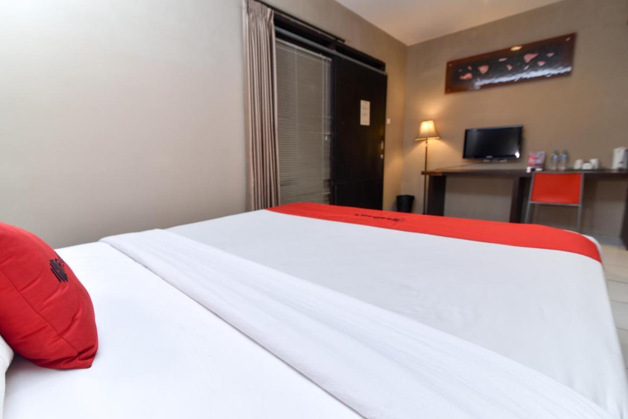 Reddoorz Plus @ Raya Legian Экстерьер фото