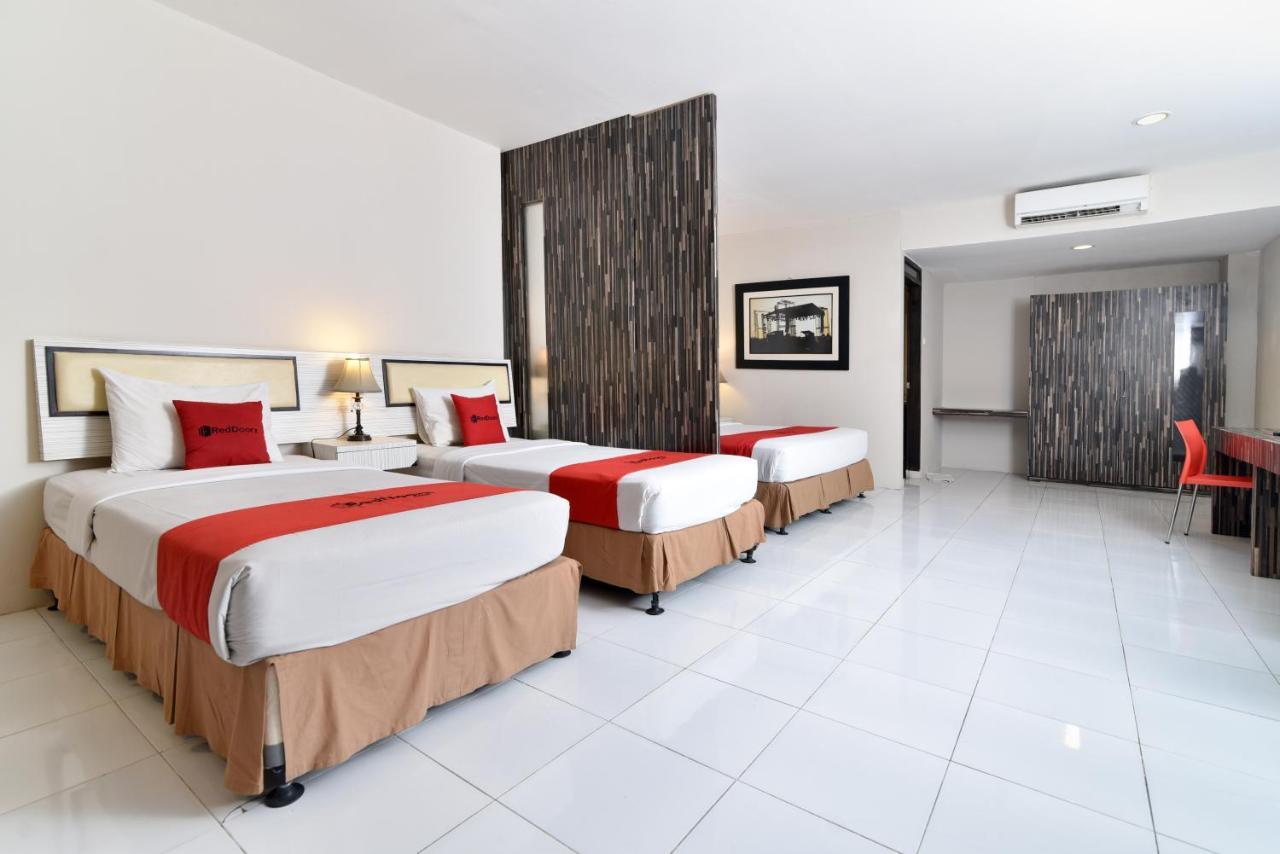 Reddoorz Plus @ Raya Legian Экстерьер фото